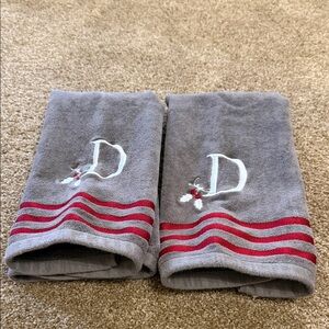 One set of 2 towel’s WONDERLAND Gray Towel with Winter Design